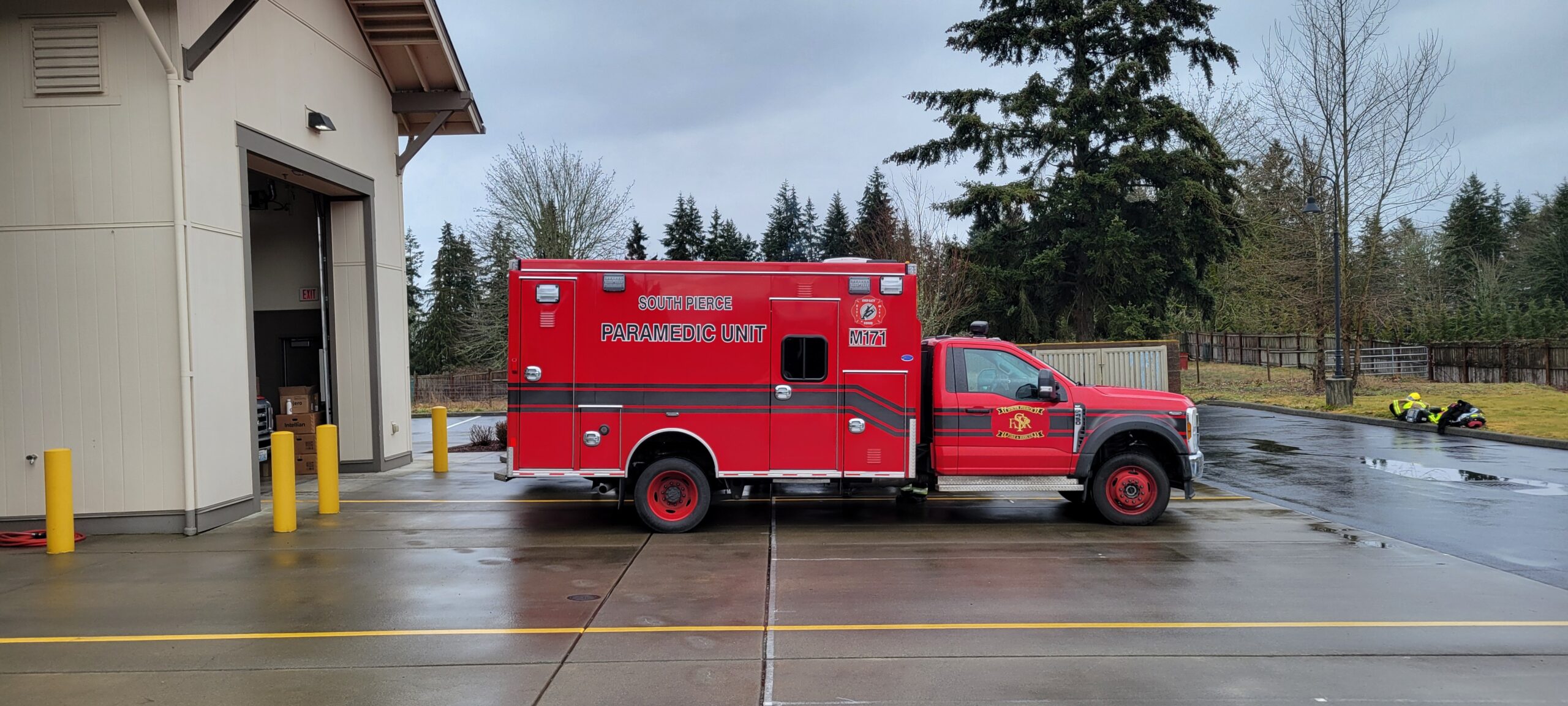 Fire apparatus using connected fleet technology