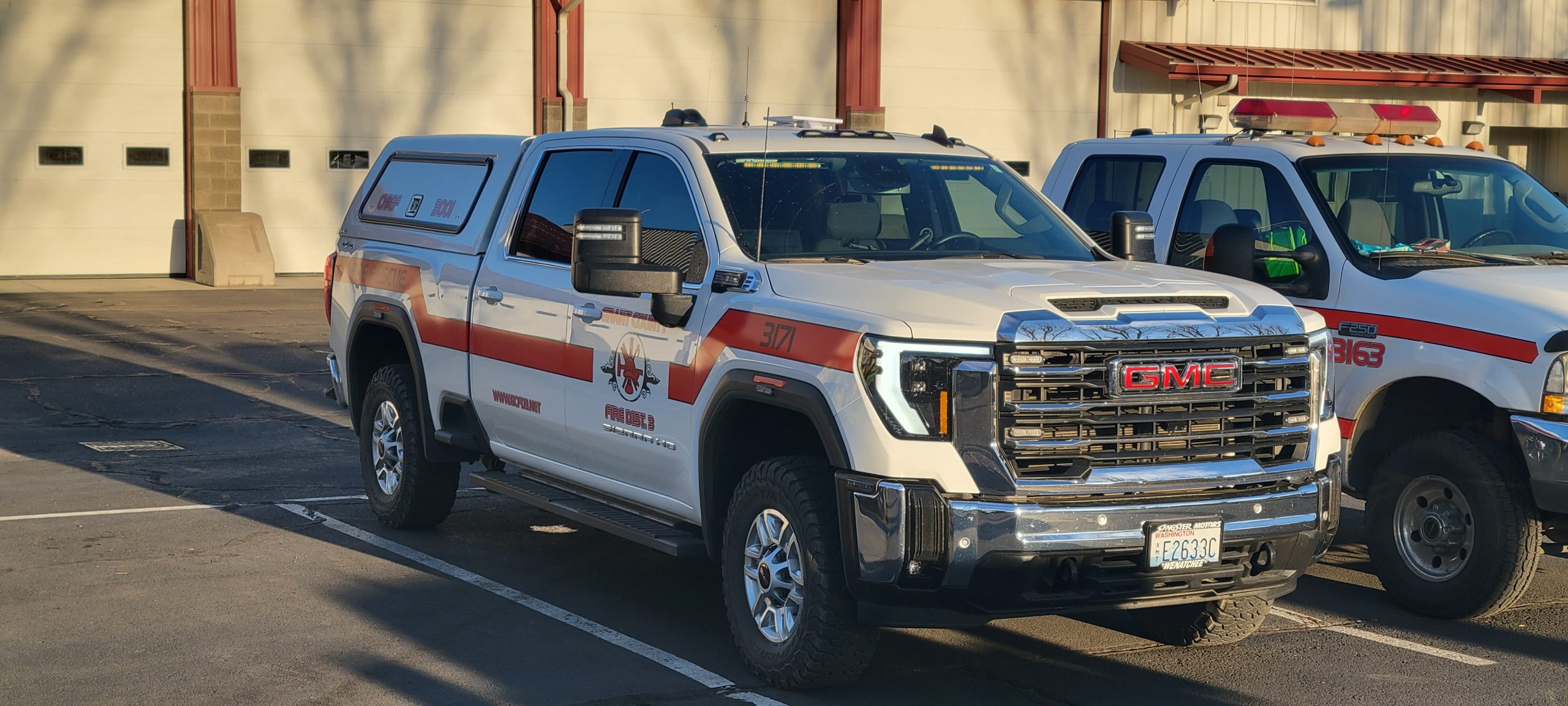 Mobile connectivity solution supporting field operations